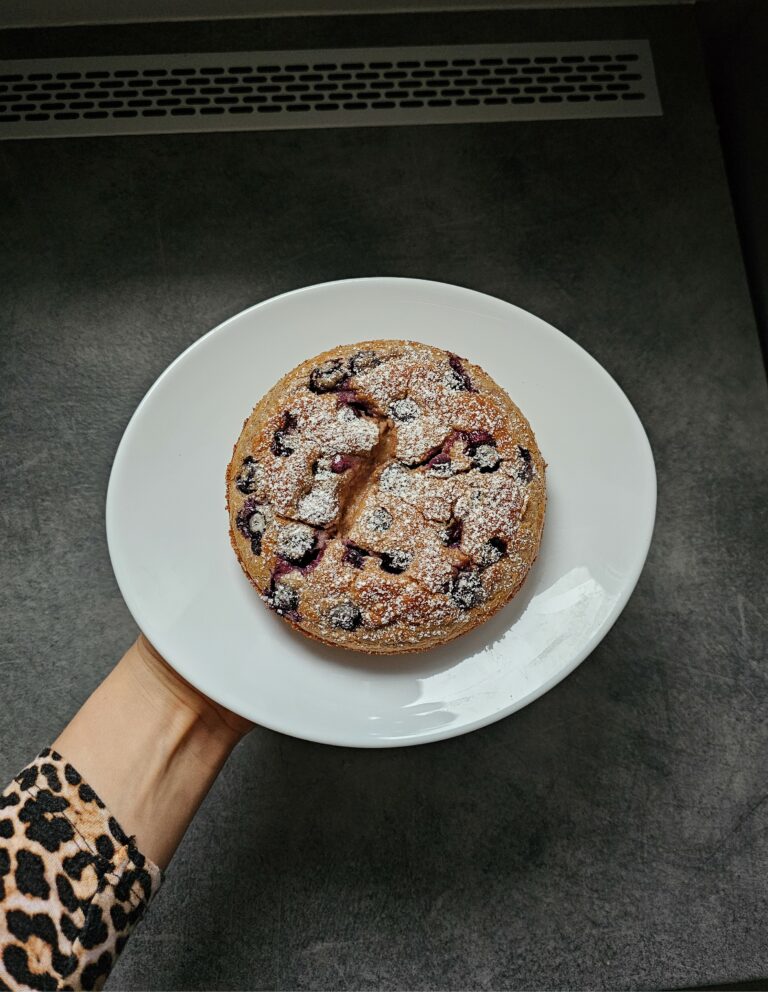 Ciasto budyniowe z borówkami